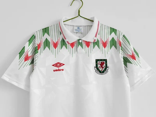 Wales 1990 -1992 Retro White Away Retro Football Shirt