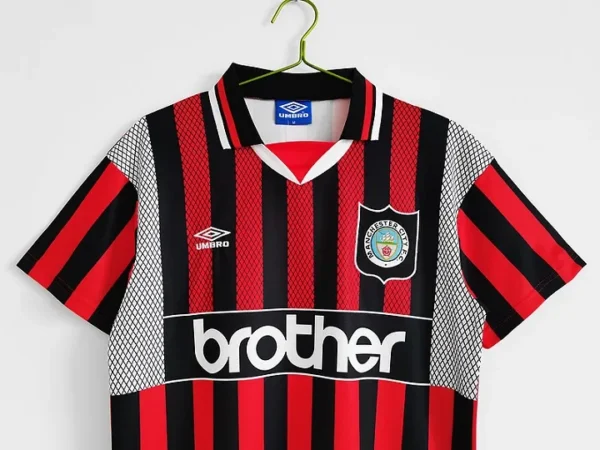 Manchester City 1994-1996 Away Retro Football Shirt