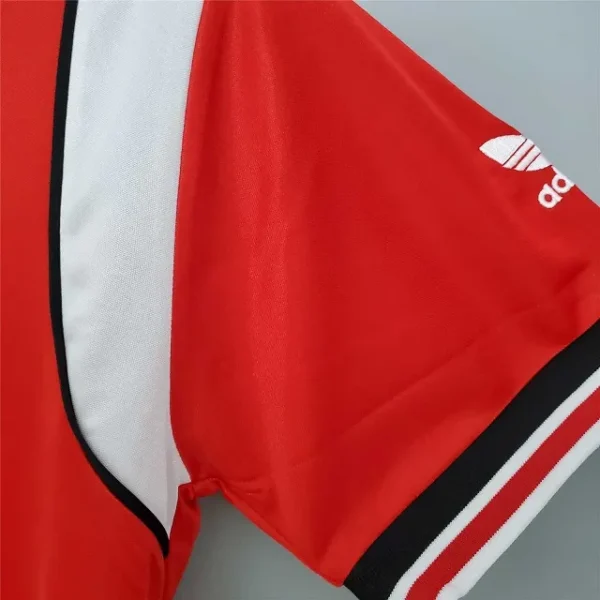 Manchester United 1984-1986 Home Retro Football Shirt
