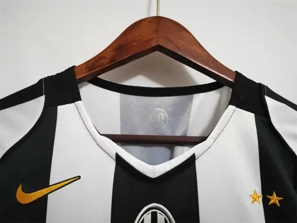 Juventus 2004-2005 Home Soccer Jersey